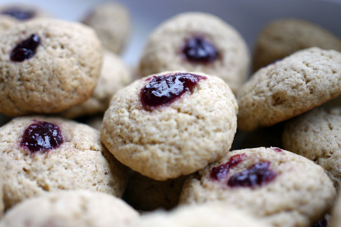 Jam-filled Spelt Semolina Cookies